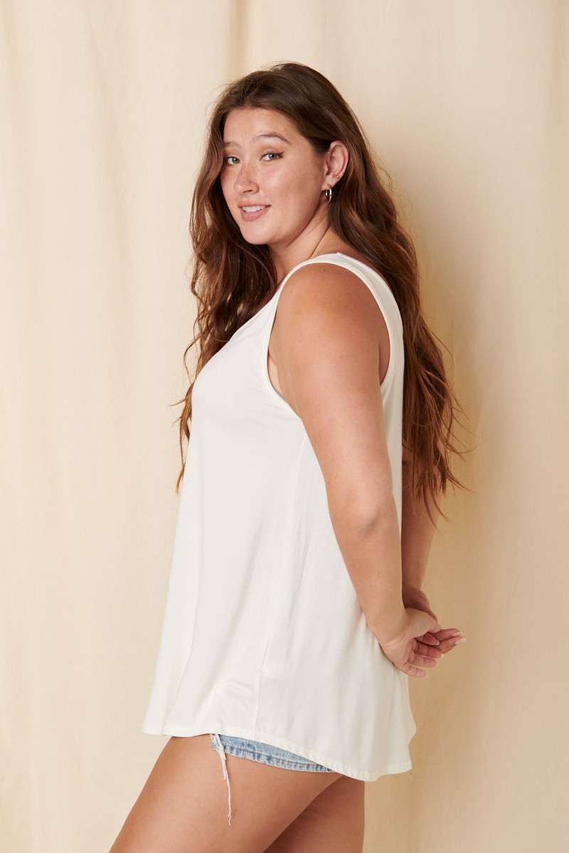 BAMBOO FABRIC V-NECK DOLPHIN HEM SLEEVELESS TOP