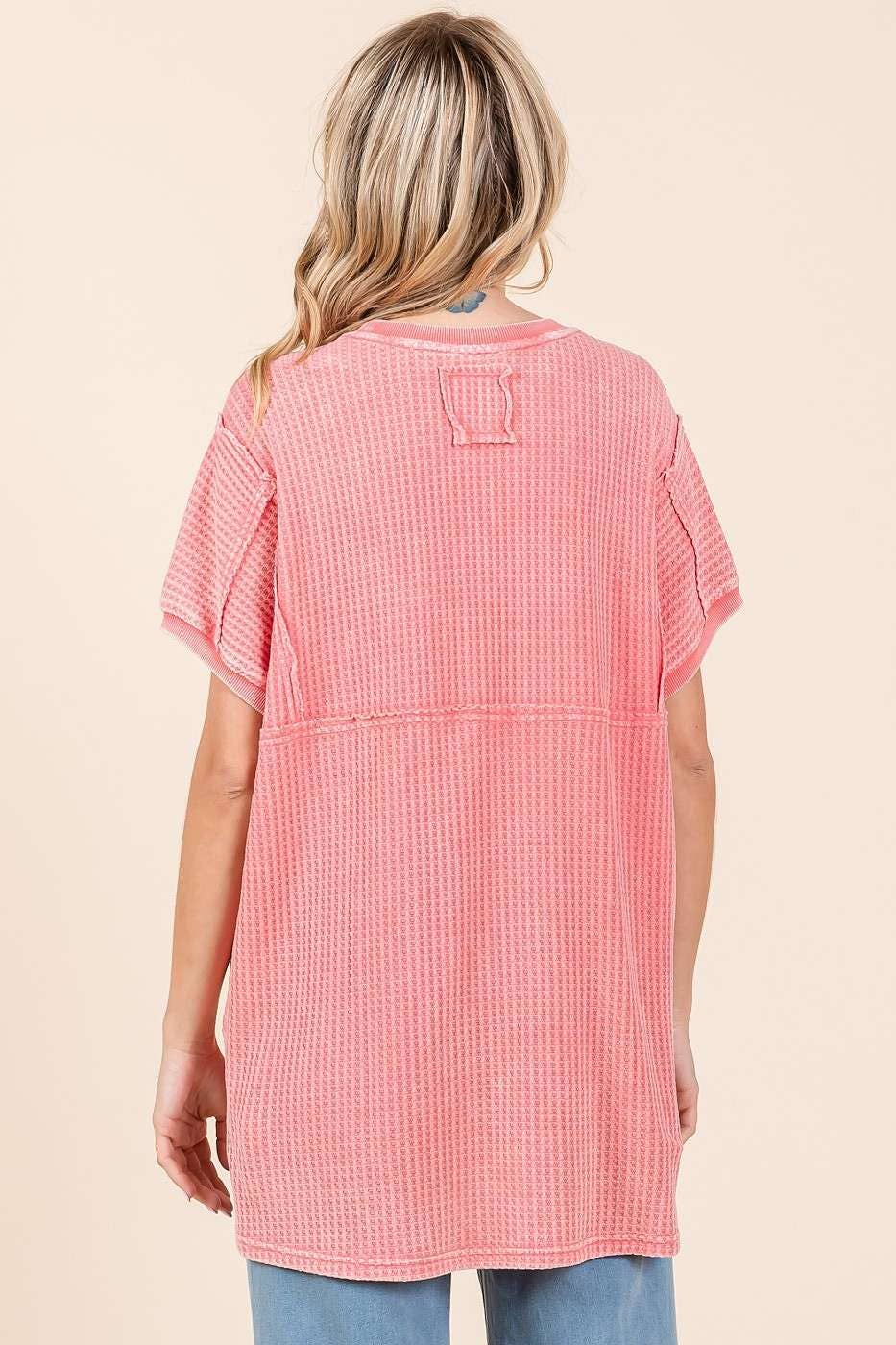 MINERAL WASH WAFFLE KNIT SEAM DETAIL TUNIC TOP: PASSION CORAL