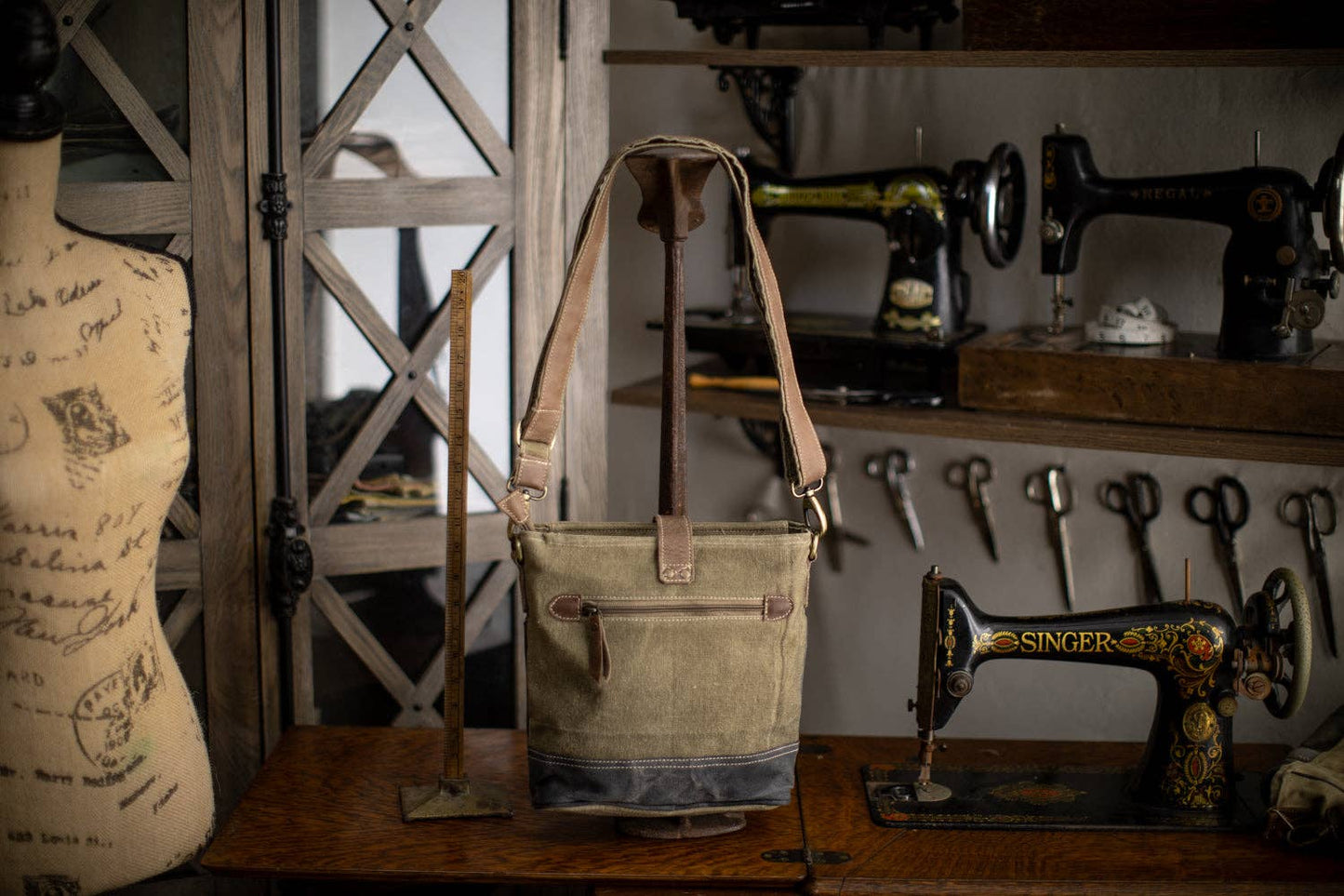 Leaves Recycled Medium Canvas Sling
