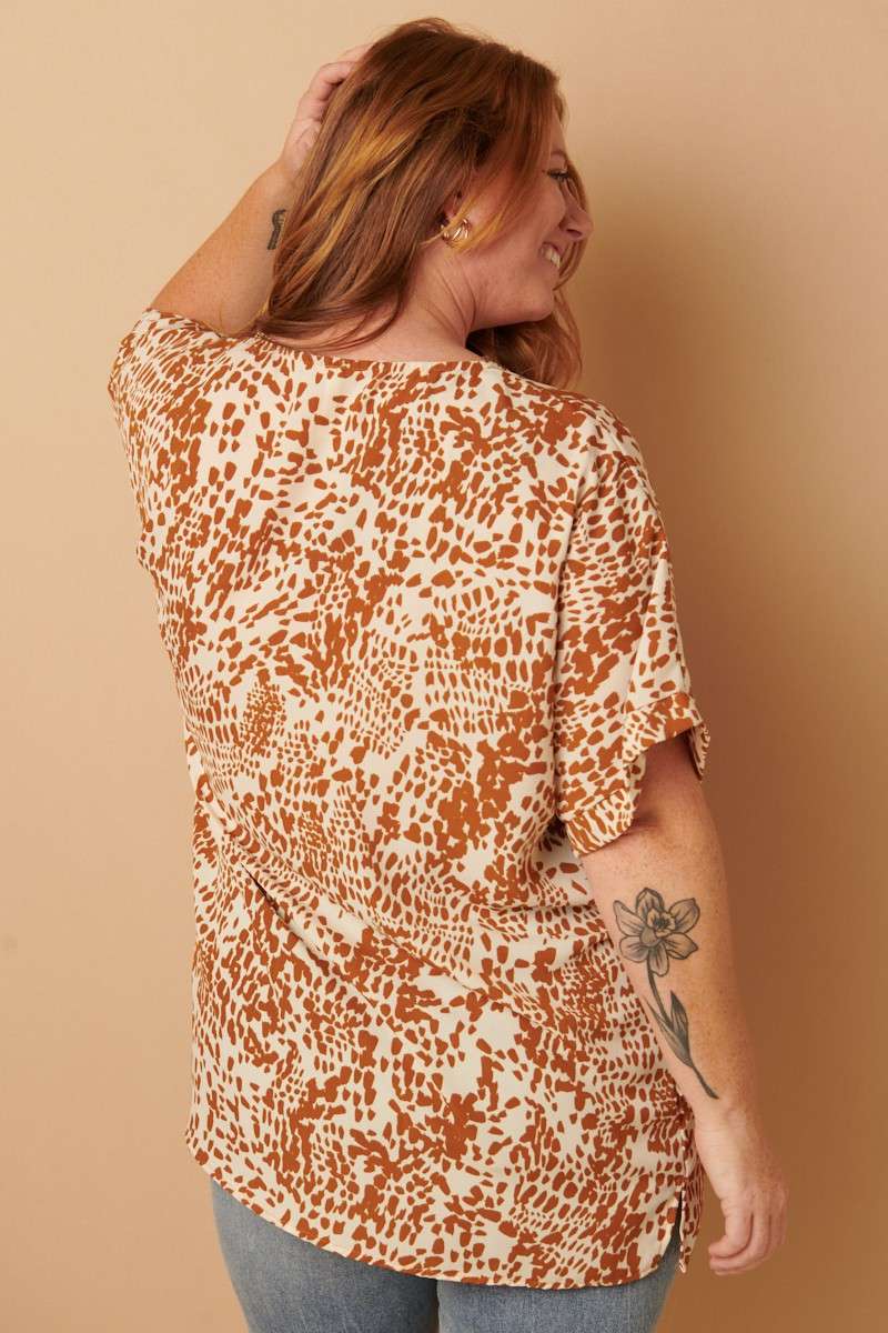 ABSTRACT PRINT DOLMAN SLEEVE TOP (Plus)