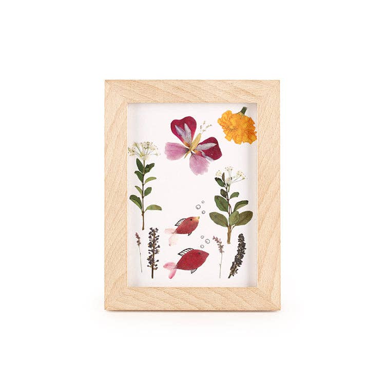 PRESSED FLOWER FRAME