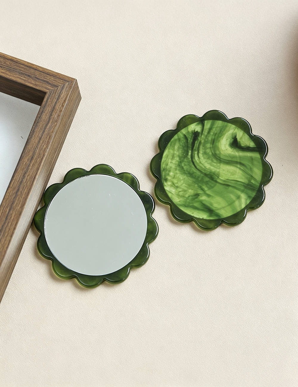 Cute Sunflower Round Portable Makeup Mirror