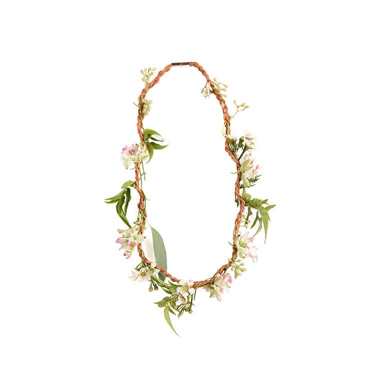 Make Your Own Fresh Flower Necklace