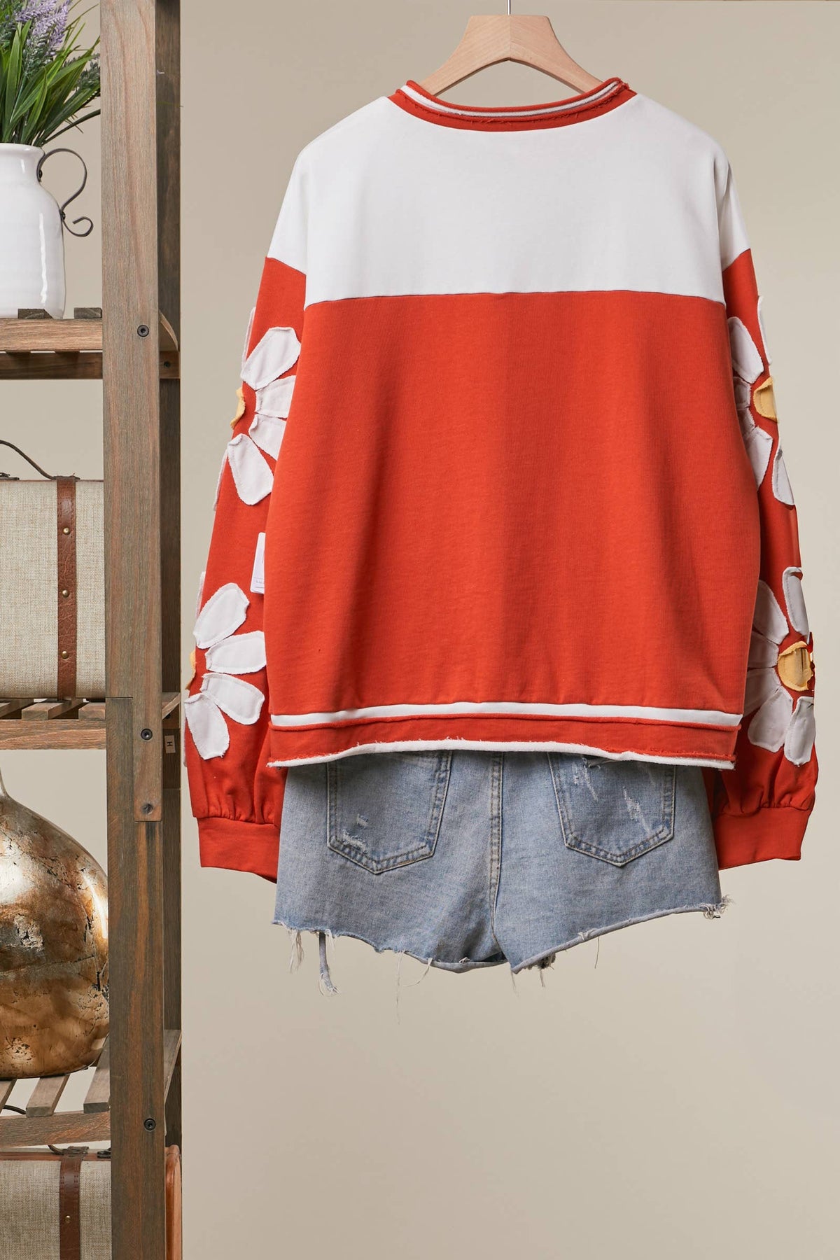 Colorblock Daisy Graphic Top