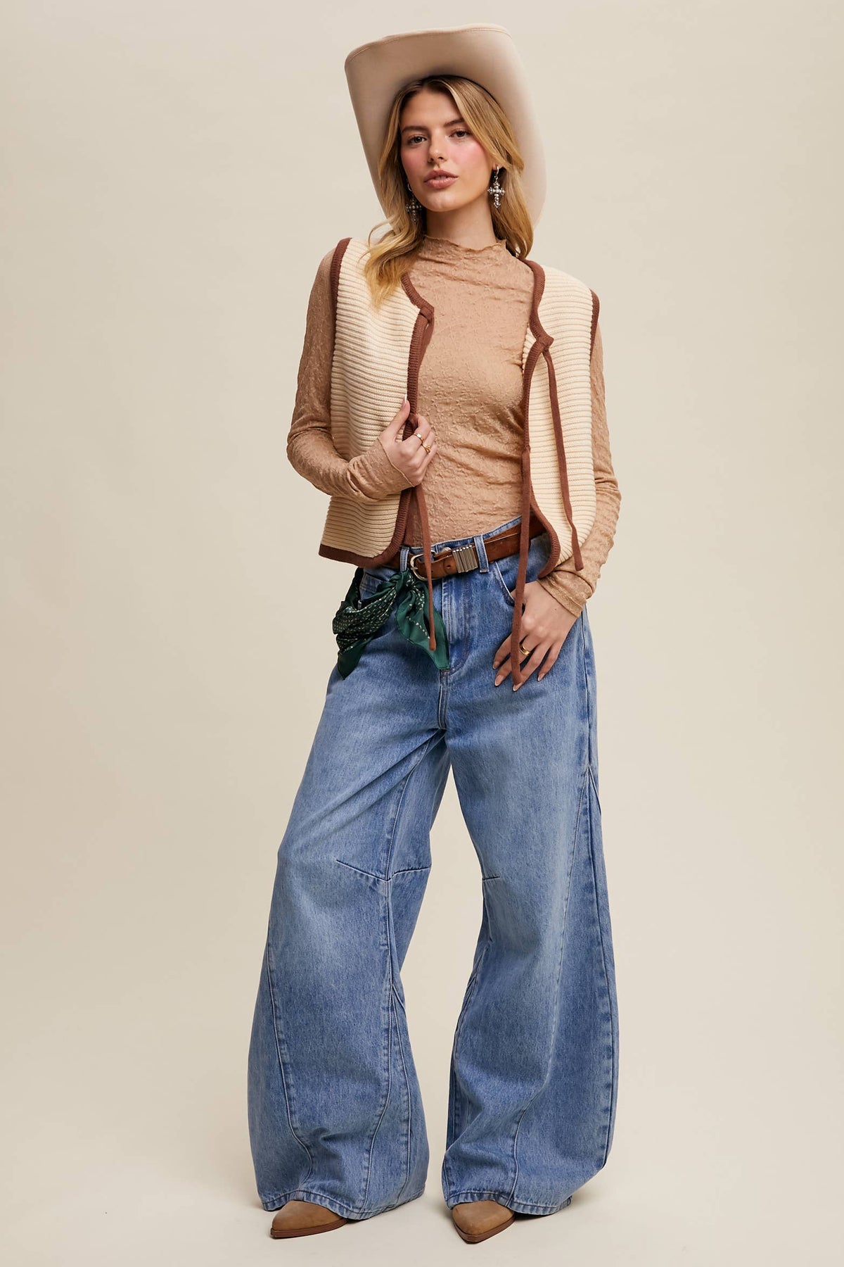 Wide-Leg Panel Detail Jeans