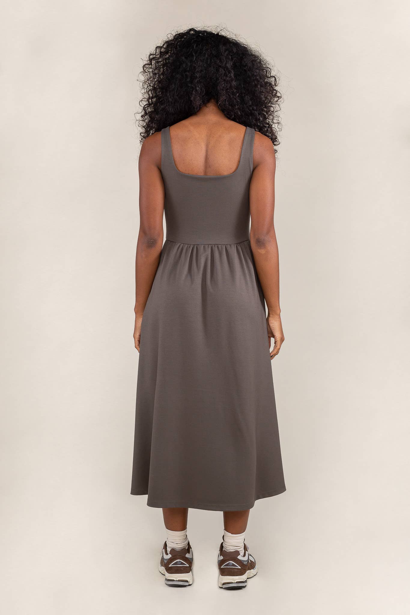 Tomo Arches Dress in Olive Color | Basic Swing Midi