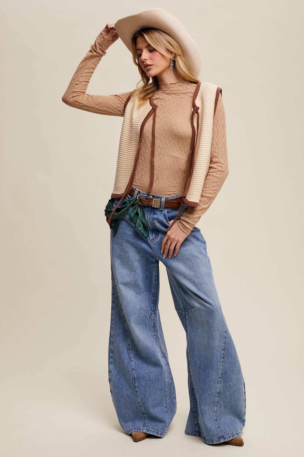 Wide-Leg Panel Detail Jeans
