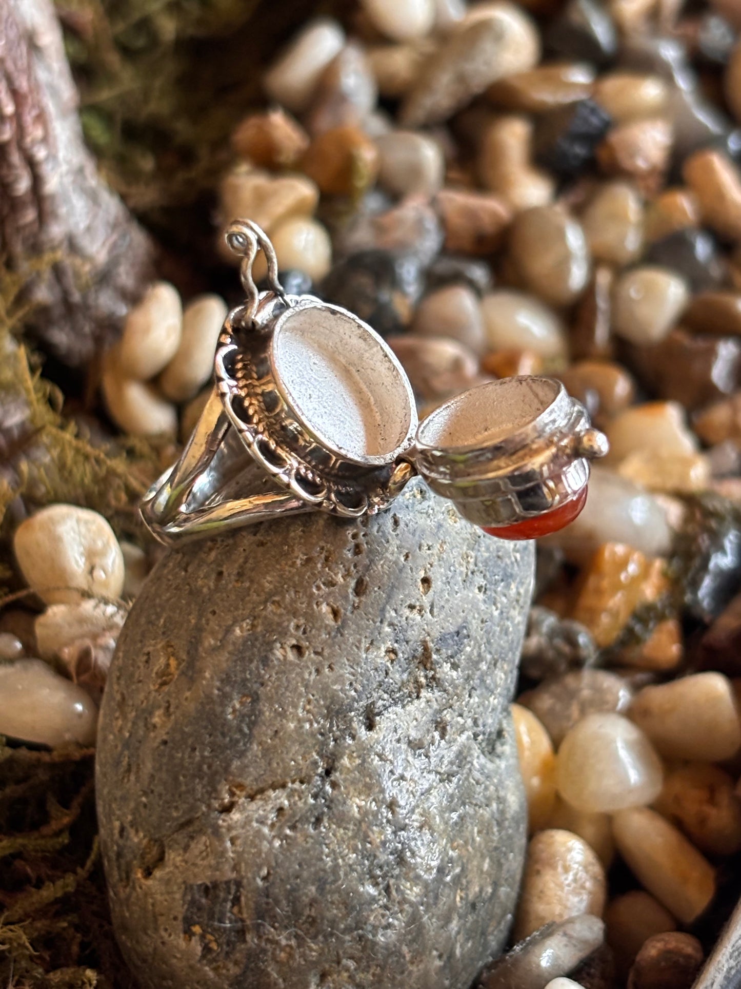 Carnelian handmade Poison Ring | Size 7