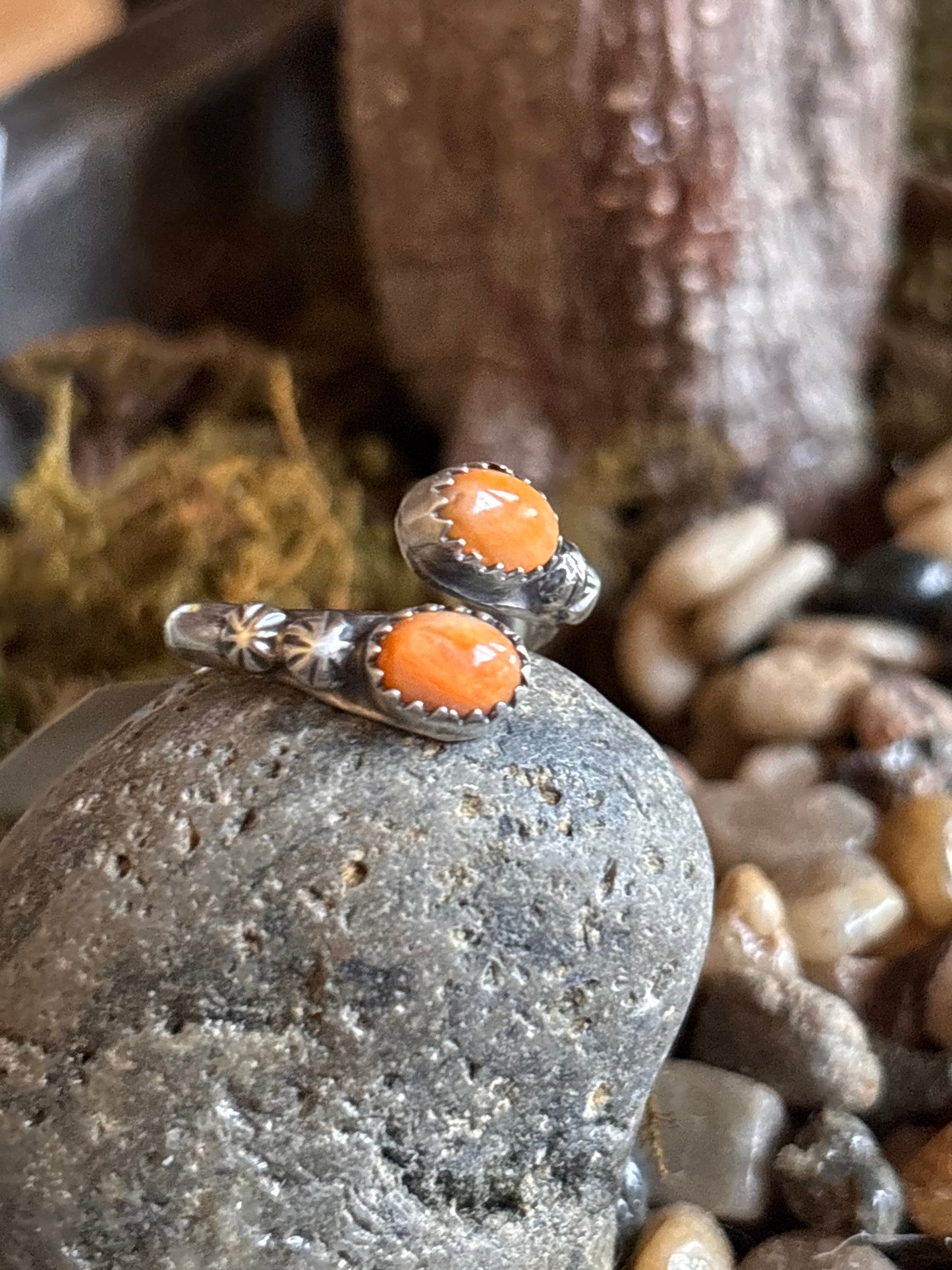 Orange Spiny Bypass Ring Navajo handmade by Freda Martinez | 6-8