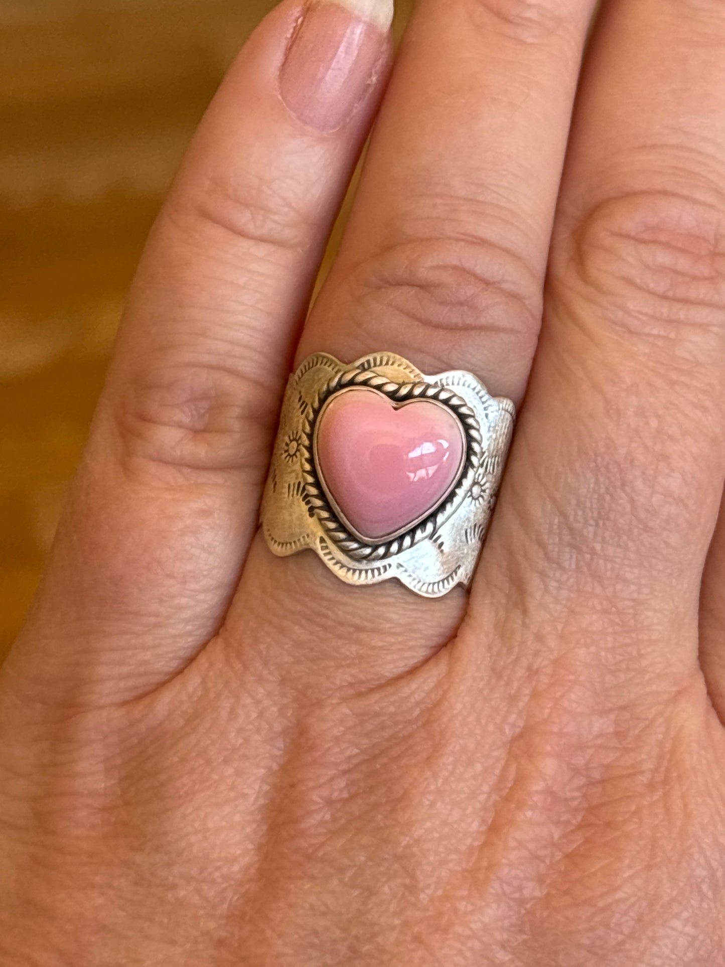Pink Conch Heart-Shaped Ring | Size 9