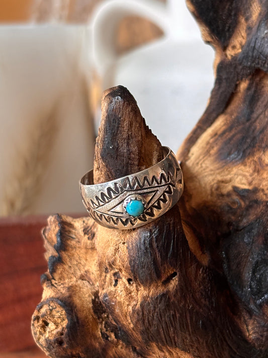 Navajo Kingman Turquoise Cigar Band Ring made by Florence Tahe