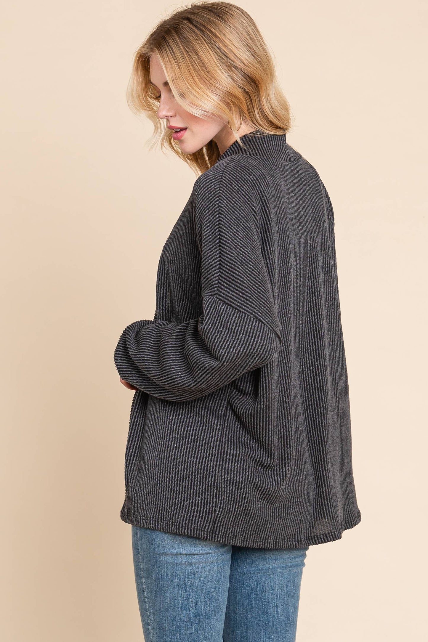 RIBBED CROP CARDIGAN