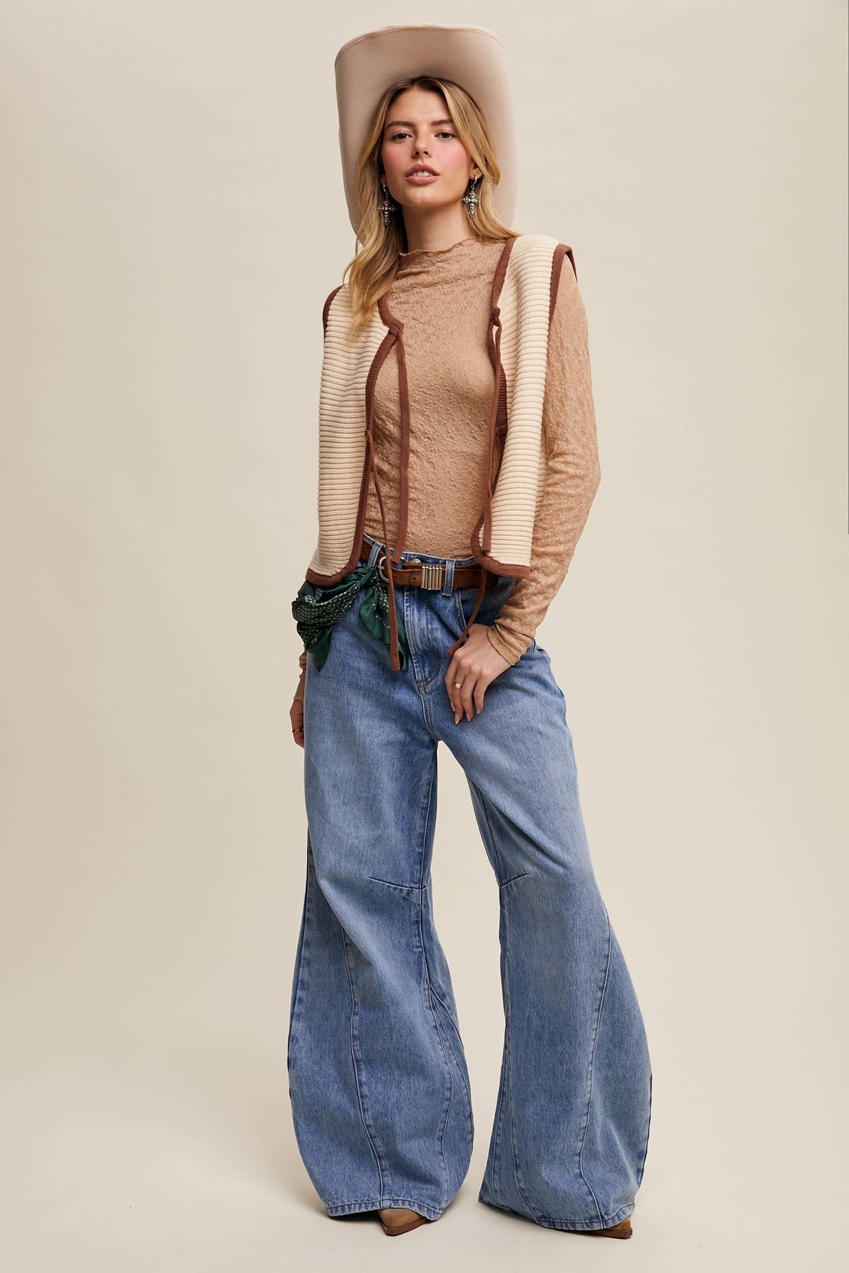 Wide-Leg Panel Detail Jeans