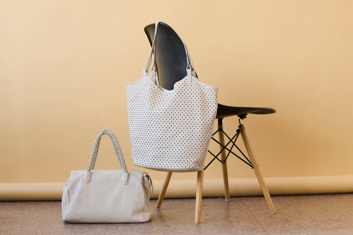 Tour Handcrafted Leather Tote/Shoulder Bags