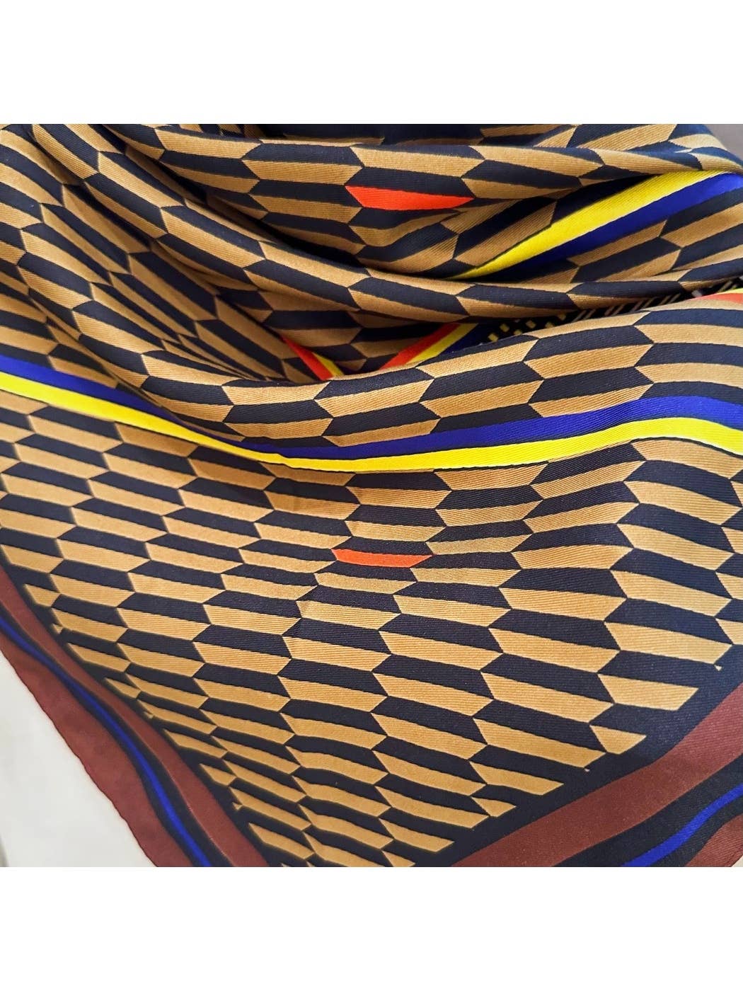 Contrast Border Abstract Pattern Triangle Bandana
