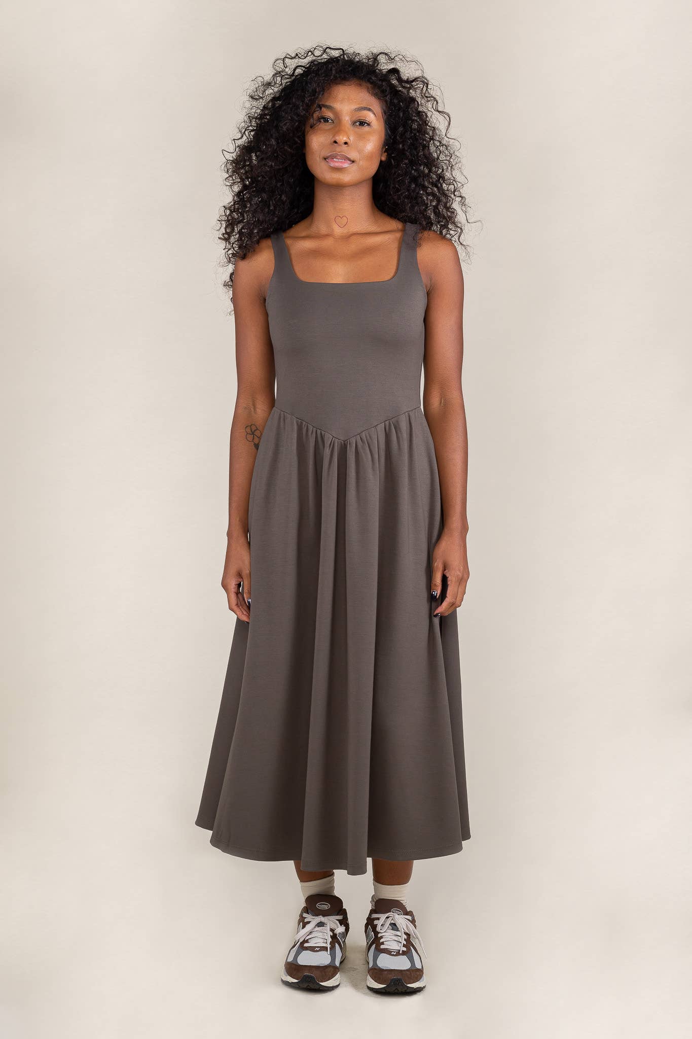 Tomo Arches Dress in Olive Color | Basic Swing Midi